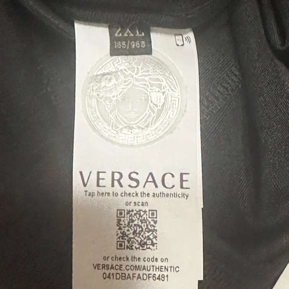 New VERSACE
Barocco Logo Sweatpants - Picture 8 of 10